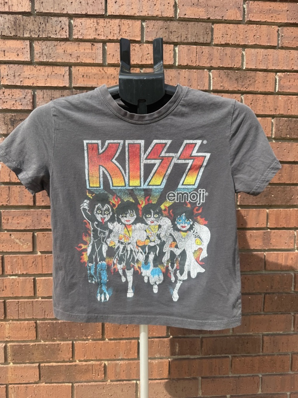 KISS x Emoji Graphic Rock Cropped T-Shirt Size Small Gene Simmons Paul Ace Gray